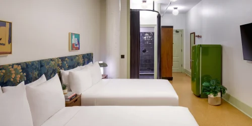 2 Queen Beds Accessible Roll-in Shower