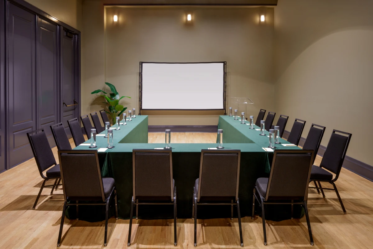 The Barnett Green Room U-Shape