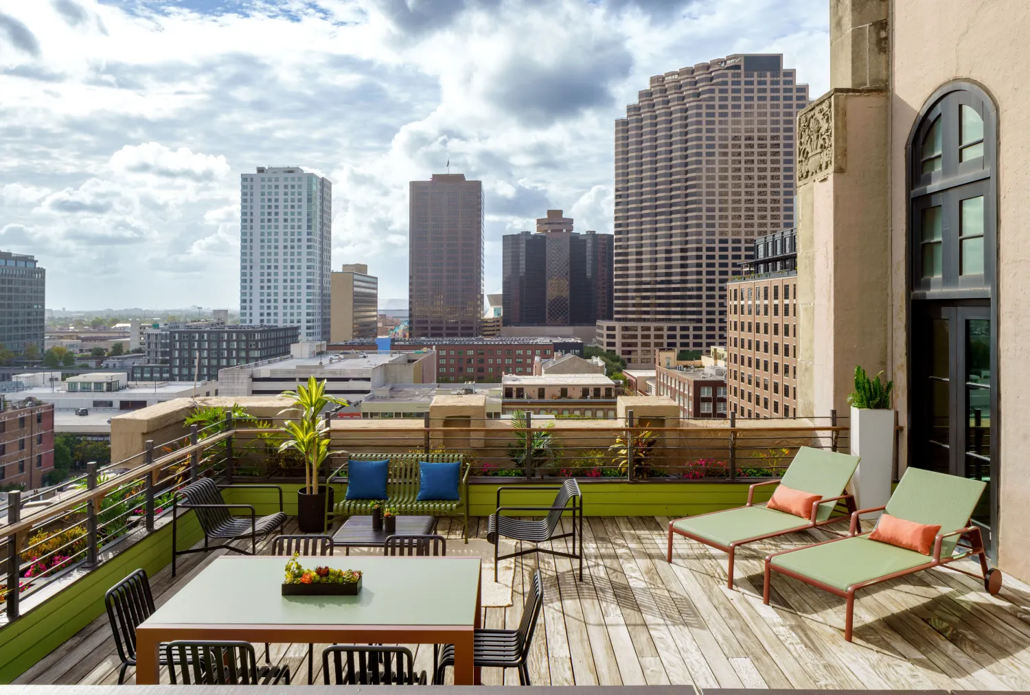 Bi-Level-Suite-Terrace